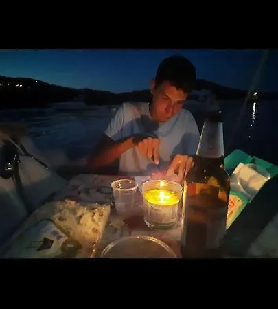 Barca A Vela Hotel en barco Portoferraio