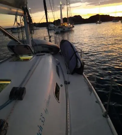 Barca A Vela Hotel en barco *